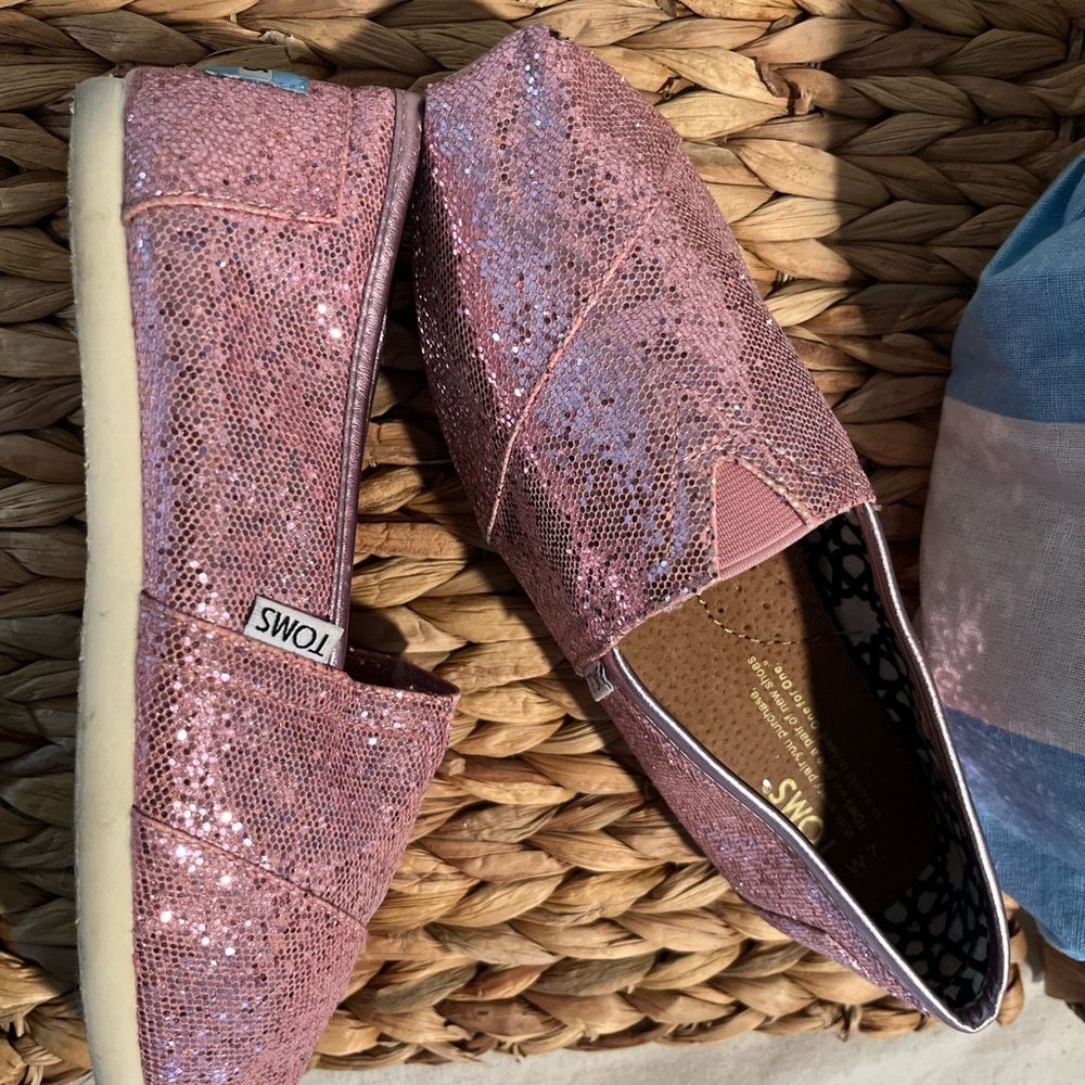 TOMS Women's Sparkling Pink Loafers